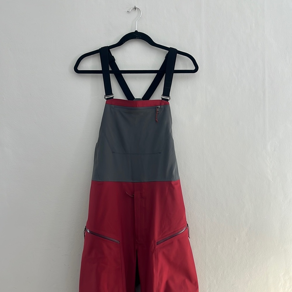 Patagonia SnowDrifter Bib Pant - Men's Size M Red Grey